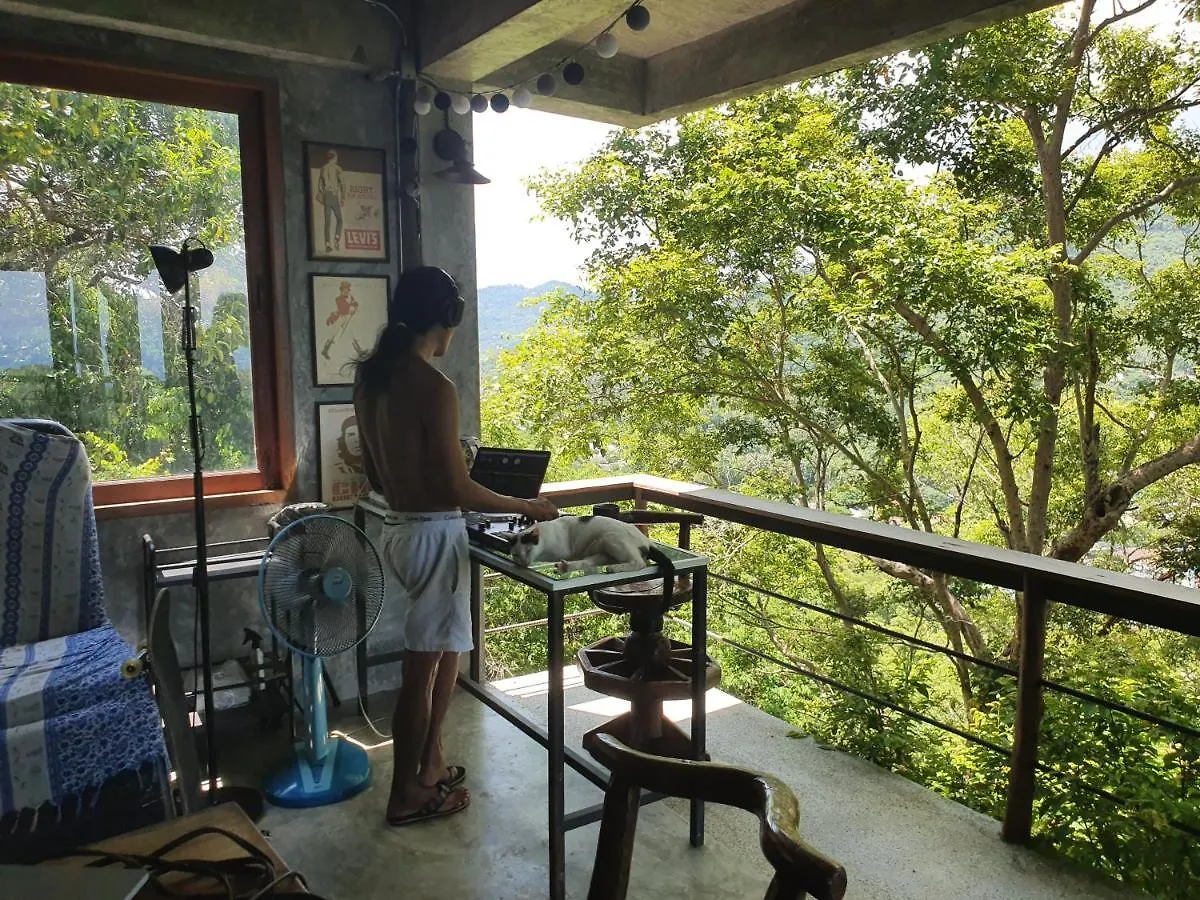 קו טאו Deishaview Jungle Hostel תאילנד